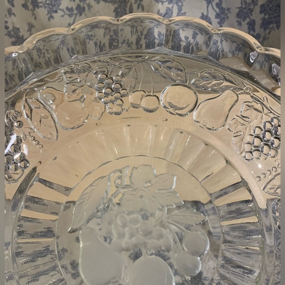 VTG Imperial Glass Pressed Glass 9" Paneled Bowl Frosted Fruit Scalloped Rim - Picture 6 of 12